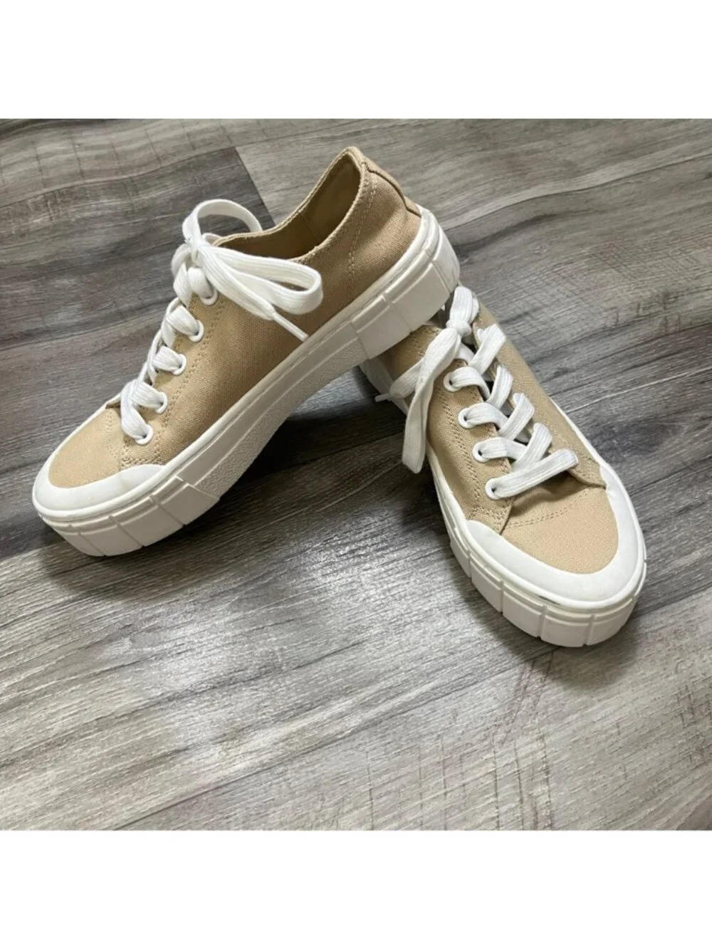 Mad Love Fran Lace Up Fashion Sneakers Tan White Women’s Size 8